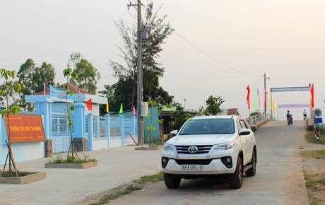 Cơ sở hạ tầng của xã Tân Hưng được đầu tư ngày càng đồng bộ, đáp ứng nhu cầu đời sống dân sinh.