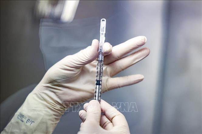 Vaccine phòng COVID-19 của công ty dược phẩm Johnson & Johnson. Ảnh: AFP/TTXVN