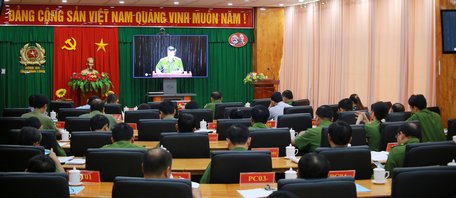 Đại biểu dự hội nghị tại điểm cầu Vĩnh Long