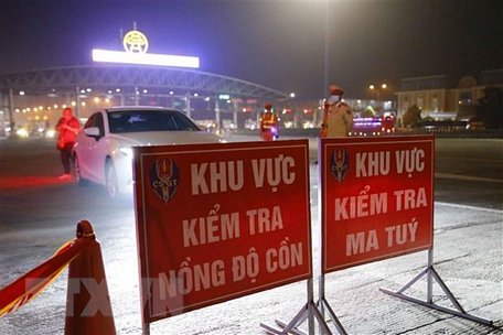 Khu vực kiểm tra nồng độ cồn, ma túy tại cao tốc Pháp Vân-Cầu Giẽ. (Ảnh: Doãn Tấn/TTXVN)