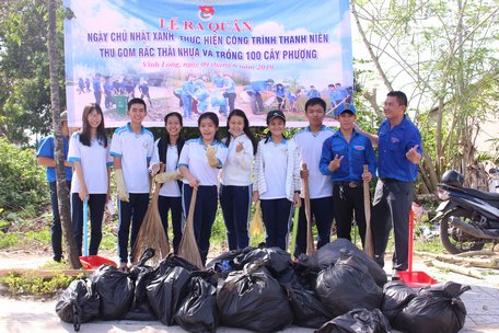 Học sinh ở các trường học ý thức hơn trong việc sử dụng rác thải nhựa, bảo vệ môi trường.