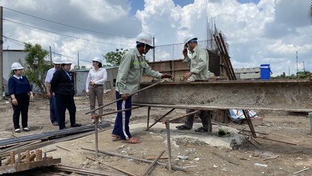  Các đơn vị sản xuất, kinh doanh quan tâm đảm bảo điều kiện lao động và ATVSLĐ cho người lao động.