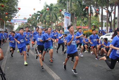 Ngày càng có nhiều giải thể thao quần chúng có chất lượng, thu hút nhiều người tham gia.