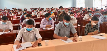 Cử tri Mang Thít bày tỏ niềm tin với các ứng cử viên.