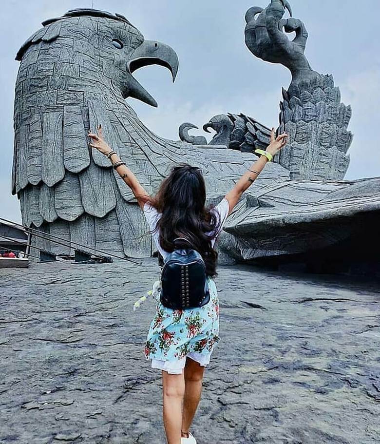 Jatayu Earth’s Centre nổi tiếng trên các trang chia sẻ hình ảnh du lịch và mạng xã hội như điểm đến huyền bí, đáng để khám phá và trải nghiệm dành cho dân ưa xê dịch toàn cầu. Ảnh: Jonny.melon.