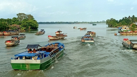 Vấn đề mất an toàn lưu thông thủy qua cống ngăn mặn hiện nay rất đáng lo ngại.