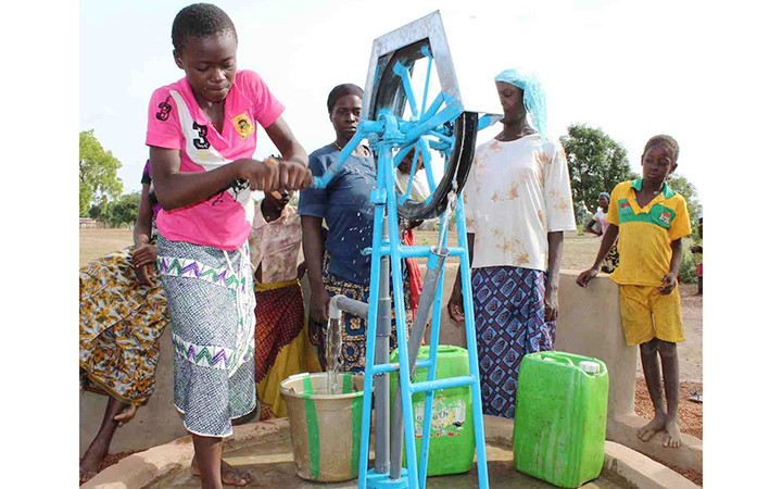 Một dự án nước sạch ở Buốc-ki-na Pha-xô. Ảnh: UNICEF