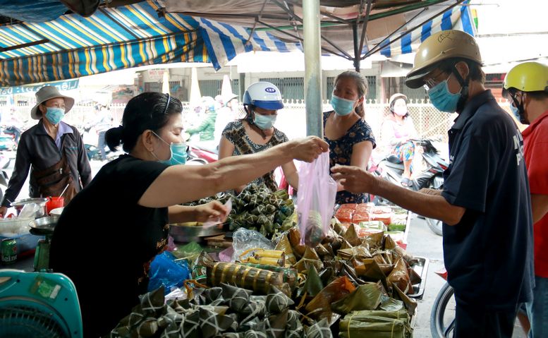  Các loại “bánh khéo” cũng được khách hàng rất ưa chuộng.