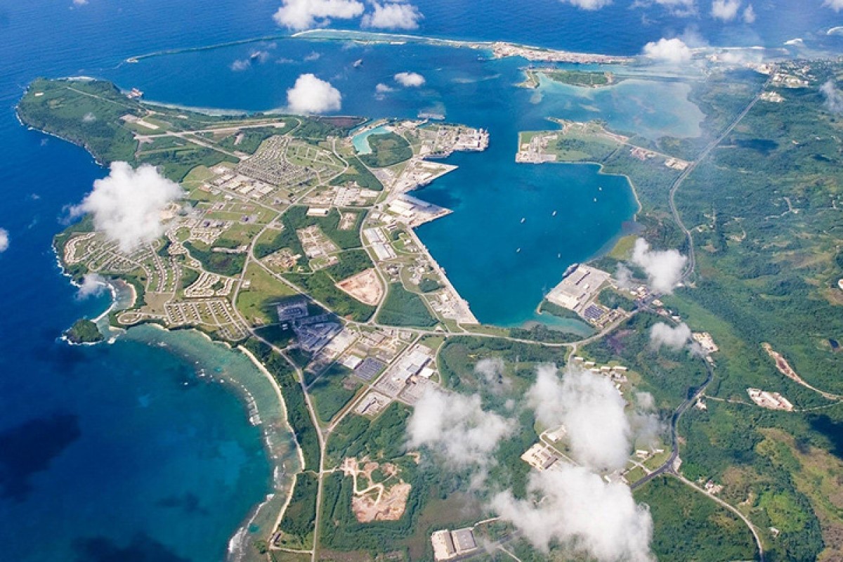 Toàn cảnh căn cứ không quân Guam của Mỹ nhìn từ máy bay. Ảnh: Reuters.
