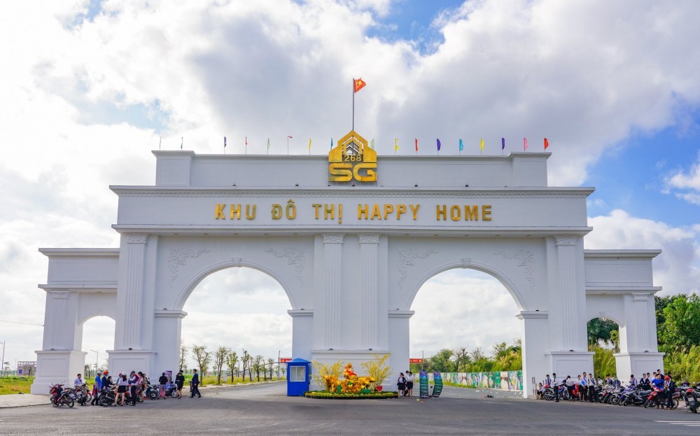 Happy Home Cà Mau tọa lạc trên đường Trần Hưng Đạo và Quản Lộ - Phụng Hiệp hướng đi TP Cần Thơ.