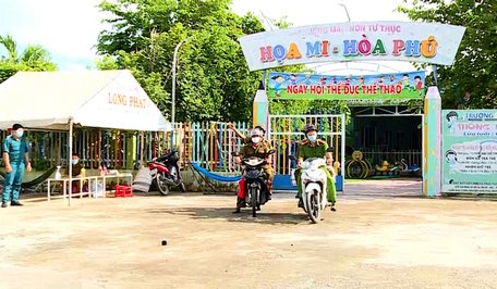 Lực lượng công an địa phương tăng cường đảm bảo an ninh trật tự, phòng chống dịch COVID-19