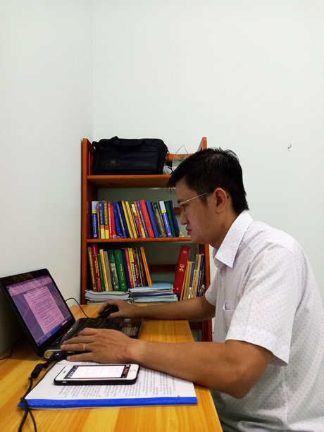 Cán bộ, công chức, viên chức, người lao động tuân thủ sự phân công của cơ quan, đơn vị sử dụng công nghệ thông tin làm việc tại nhà.