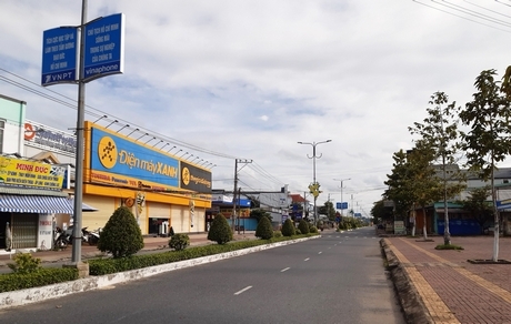 Thực hiện nghiêm Chỉ thị 16 là góp phần phòng chống dịch. Trong ảnh: Trung tâm huyện Tam Bình những ngày thực hiện Chỉ thị 16.