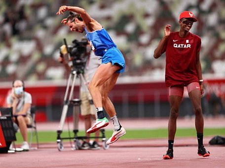  Khoảnh khắc thăng hoa của Tamberi và niềm vui Barshim