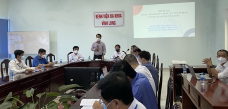 Lãnh đạo UBND tỉnh Vĩnh Long làm việc với các đơn vị về việc thành lập Trung tâm ICU tỉnh Vĩnh Long để điều trị bệnh nhân COVID-19.