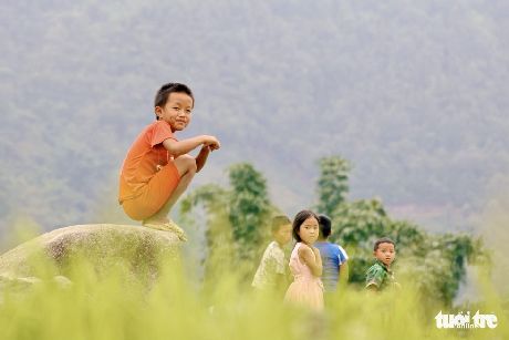 Tạm biệt những đứa trẻ ở bản Ý Linh Hồ để trở lại thị trấn