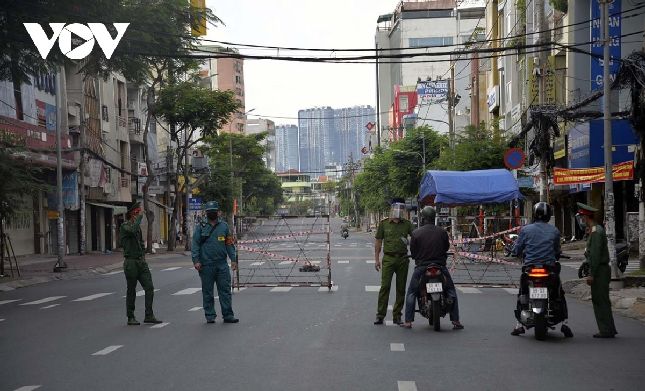 Chốt kiểm soát tại khu vực giao nhau giữa Phường 28 và Phường 27 quận Bình Thạnh.