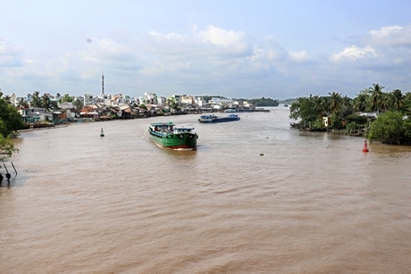 Bộ Giao thông- Vận tải khuyến khích, tạo mọi điều kiện thuận lợi để phát triển vận tải hàng hóa bằng đường thủy.