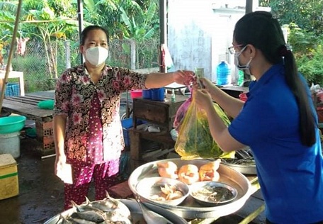 Vĩnh Long tiếp tục thực hiện nghiêm việc đi chợ thay cho người dân trên địa bàn tỉnh; tiếp tục thực hiện nghiêm việc hạn chế ra đường.