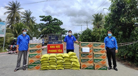 Những hành động đồng hành lan tỏa năng lượng tích cực trong thời điểm khó khăn.