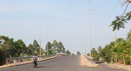 Huyện Bình Tân đang tập trung xây dựng cảnh quan, không gian trên địa bàn huyện đảm bảo sáng- xanh- sạch- đẹp và an toàn. Ảnh chụp trước khi có dịch