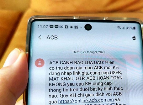 Các ngân hàng liên tục cảnh báo lừa đảo, khuyến cáo khách hàng không cung cấp mã OTP trong bất kỳ tình huống nào để tránh bị mất tiền oan