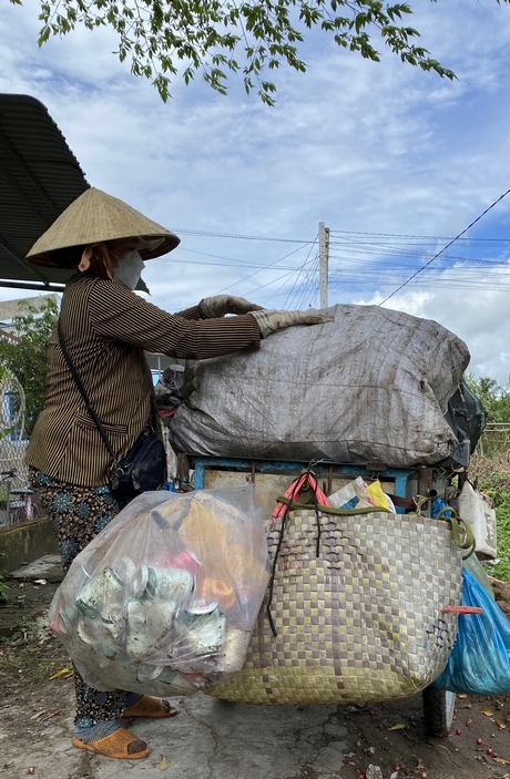 Công việc dần dần quay trở lại nhịp “bình thường mới” với những người lao động tự do như vầy.