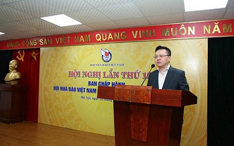 Tân Chủ tịch Hội Nhà báo Việt Nam Lê Quốc Minh phát biểu tại hội nghị. (Ảnh: TTXVN)