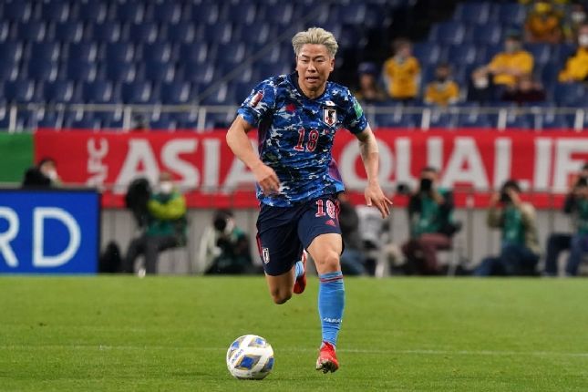 Tiền vệ phải: Takuma Asano (Bochum)