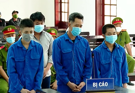 Các bị cáo tại phiên tòa sơ thẩm.