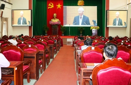 Quang cảnh hội nghị tại điểm cầu Vĩnh Long. 
