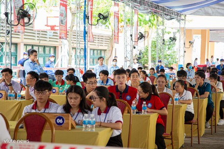 Tổ chức thành công Olympic Vật lý Toàn quốc. Thi trắc nghiệm trên nền tảng Cloud Computing. Ảnh chụp trước dịch