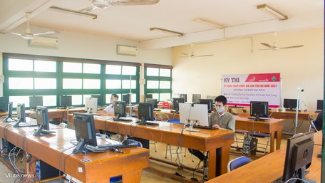 Thí sinh toàn quốc dự thi Kỹ năng nghề quốc gia trực tuyến trên phần mềm VNSkills do VLUTE thực hiện.Ảnh: Nhà trường cung cấp