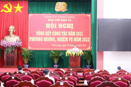 Nêu cao trách nhiệm của cán bộ, đảng viên trong bảo vệ nền tảng tư tưởng của Đảng