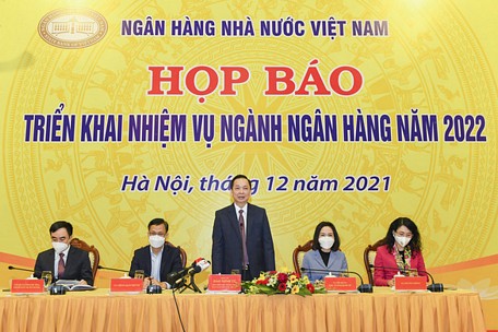  Theo lãnh đạo Ngân hàng Nhà nước, năm 2022, sẽ có gói hỗ trợ lãi suất để tháo gỡ khó khăn doanh nghiệp bị tác động bởi đại dịch COVID-19 - Ảnh: CTV