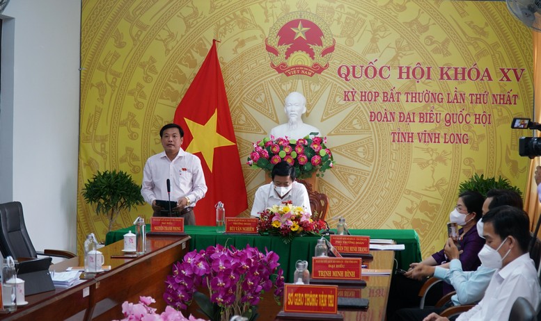 Đại biểu Nguyễn Thanh Phong (Đoàn Đại biểu Quốc hội tỉnh Vĩnh Long) đóng góp dự án xây dựng công trình đường bộ cao tốc Bắc- Nam phía Đông.