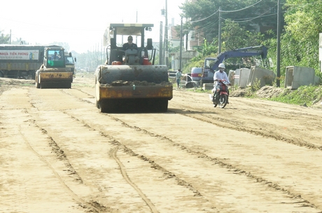 Tiến độ thi công các công trình giao thông được đẩy nhanh vào các tháng cuối năm. Ảnh: Tư liệu