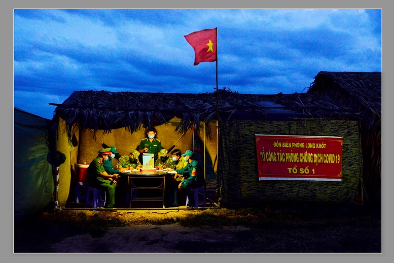 Nơi tuyến đầu chống dịch. Ảnh: HUỲNH THANH THIỆN