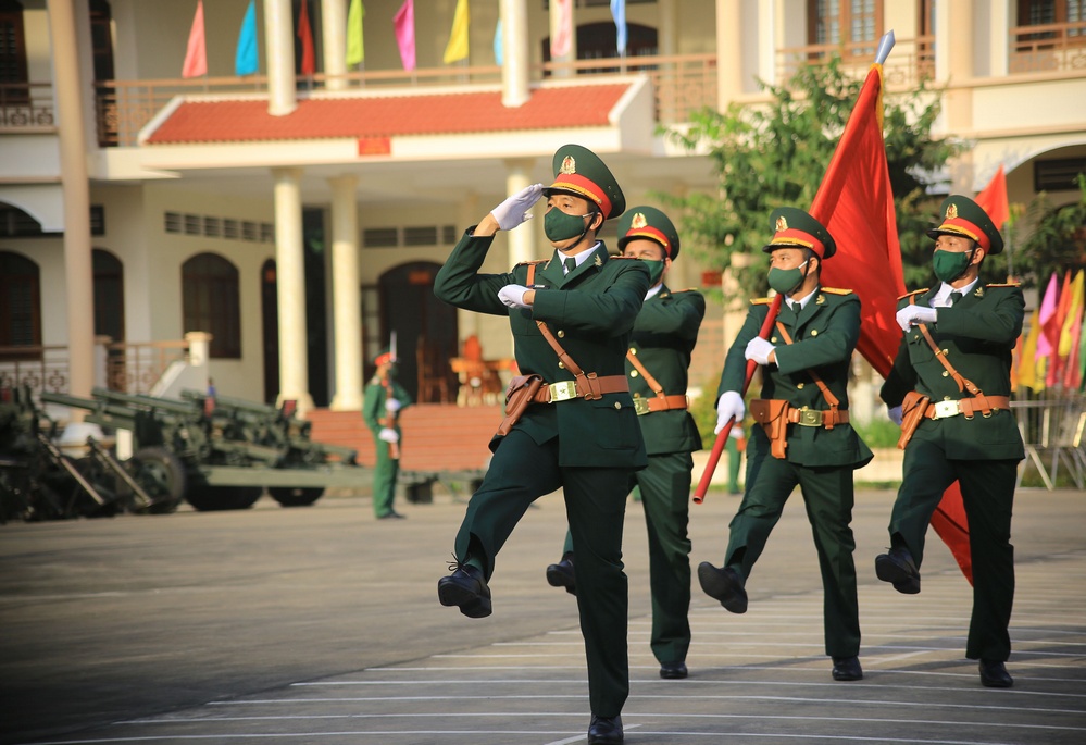 Tổ Quân kỳ với lá cờ quyết thắng biểu hiện cho sức mạnh, ý chí và tinh thần quyết chiến, quyết thắng, biết đánh, biết thắng của LLVT tỉnh. Phát huy truyền thống của lớp lớp thế hệ cha anh, trong chiến tranh giải phóng, cũng như trong chiến đấu bảo vệ Tổ quốc và làm nhiệm vụ quốc tế cao cả, cán bộ, chiến sĩ LLVT quyết tâm giữ gìn, tô thắm thêm màu cờ quyết thắng bằng thành tích và những chiến công mới.