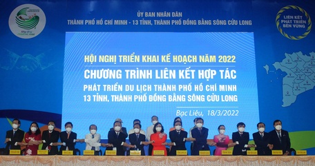 Lãnh đạo TP Hồ Chí Minh và 13 tỉnh, thành ĐBSCL ký kết Quy chế phối hợp thực hiện Chương trình Liên kết hợp tác phát triển du lịch.