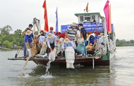 Cần sự chung tay của cả cộng đồng để tái tạo nguồn lợi thủy sản.