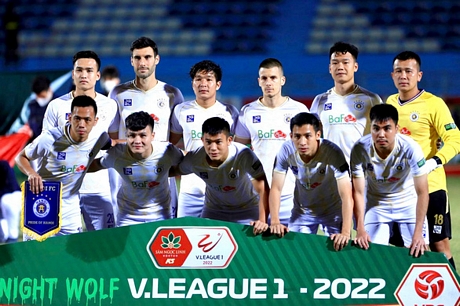 Tối 4/4, CLB Viettel tiếp đón Hà Nội trong khuôn khổ trận đấu bù vòng 2 V-League 2022. Đây cũng là trận đấu cuối của Quang Hải ở V-League 2022 trước khi rời CLB Hà Nội ra nước ngoài thi đấu. Anh được HLV Chun Jae Ho xếp đá ngay từ phút đầu của trận đấu - Ảnh: MINH ĐỨC