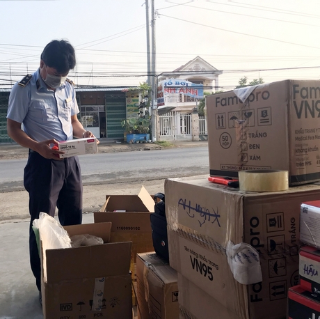 Ngành chức năng tăng cường kiểm tra, kiểm soát thị trường vật tư y tế.