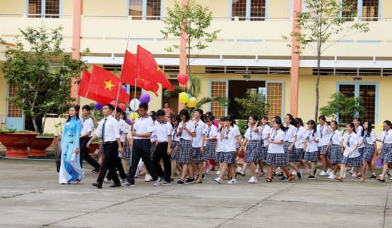 Trường THPT phạm Hùng vừa được đầu tư về cơ sở vật chất, đây là điều kiện để cán bộ, giáo viên, học sinh tiếp tục dạy tốt, học tốt, phấn đấu đạt chuẩn quốc gia mức độ 2 vào năm 2025.