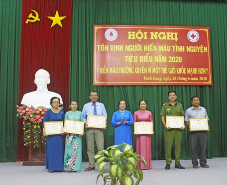 Tôn vinh người hiến máu để ghi nhận, bày tỏ sự biết ơn và cùng lan tỏa nghĩa cử cao đẹp.