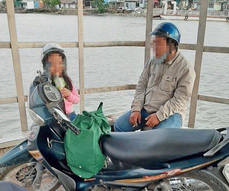 Trẻ sống chung với người hút thuốc sẽ có nguy cơ cao mắc nhiều bệnh đường hô hấp.