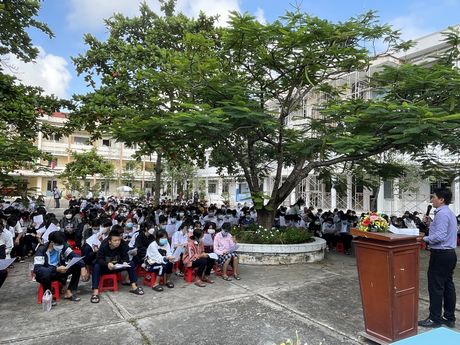  Đây là lần thứ 2 Trường THPT Phạm Hùng tư vấn cho học sinh lớp 10 chọn tổ hợp.