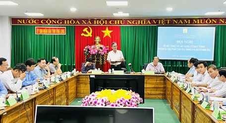 Phó Chủ tịch Thường trực UBND tỉnh Lê Quang Trung chủ trì hội nghị.