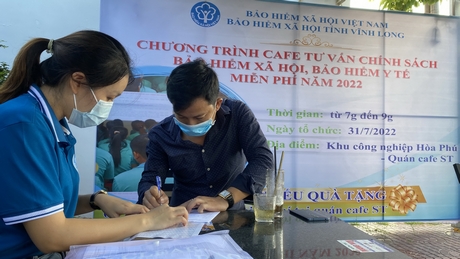 Nhiều hình thức tuyên truyền, vận động, đối thoại trực tiếp BHXH, BHYT, góp phần để chính sách đi vào cuộc sống.
