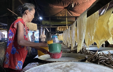 Thông qua tín dụng chính sách, nguồn vốn vay được đầu tư duy trì, phát triển nghề ở làng nghề truyền thống.